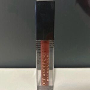 💄 Defiance Beauty Warrior Luminous Liquid Lipstick